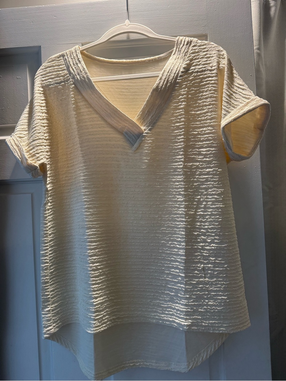 Women's Cream Textured V-Neck Short Sleeve Top